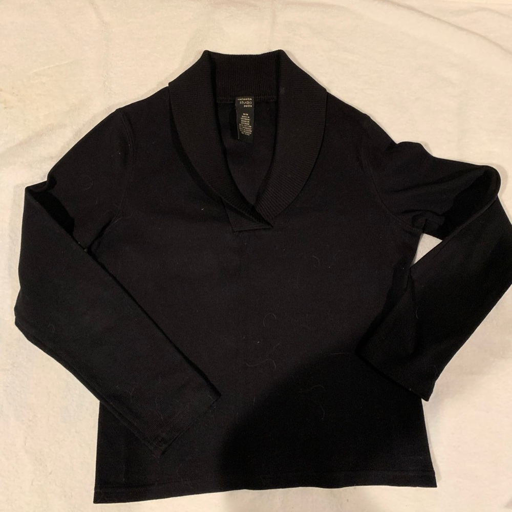 Rafaella v neck sweater Black, size medium